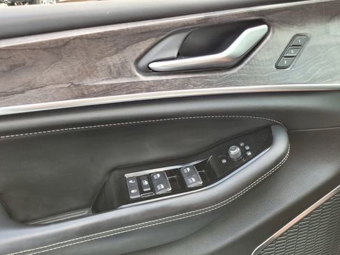 Used 2023 Jeep Grand Cherokee L Overland image 27