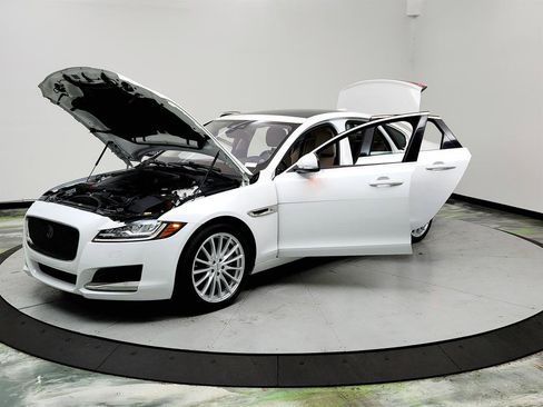 Used 2020 Jaguar XF Prestige image 9