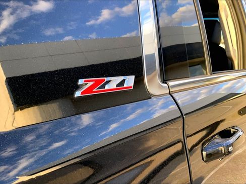 Used 2020 Chevrolet Suburban LT AWD/4WD image 30
