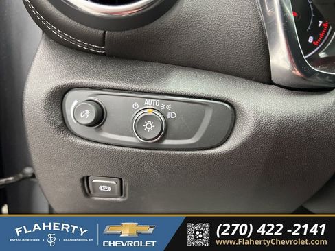 Used 2025 Chevrolet Blazer LT image 21