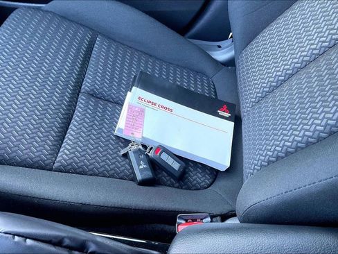 Used 2024 Mitsubishi Eclipse Cross LE image 10