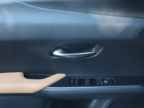 Certified 2025 Lexus UX 300h AWD w/ Accessory Package (Z2) image 12