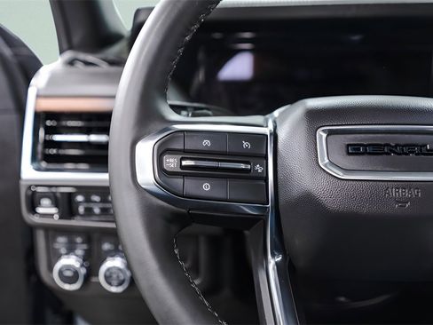 Used 2025 GMC Yukon Denali image 11