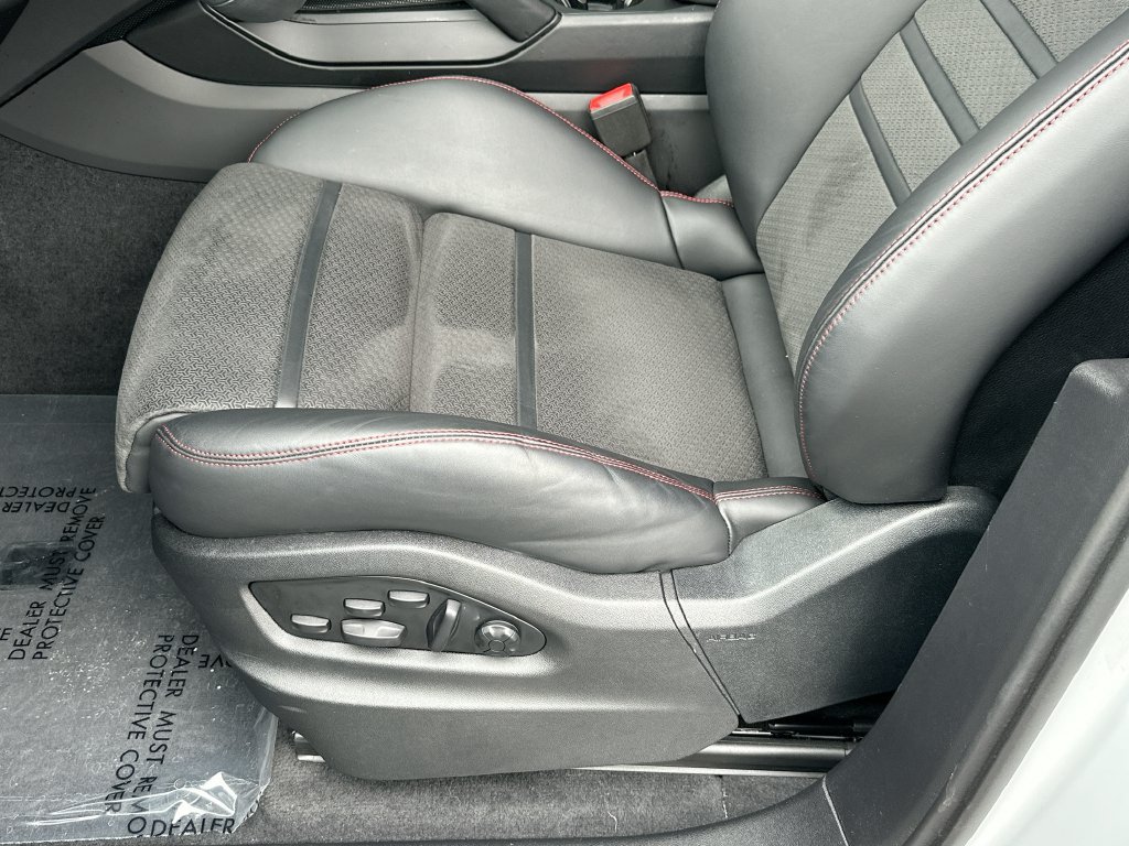 Certified 2025 Porsche Cayenne GTS AWD/4WD image 22