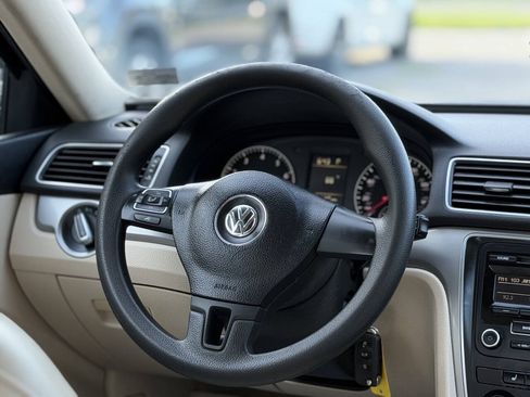 Used 2013 Volkswagen Passat 2.5 S FWD image 14