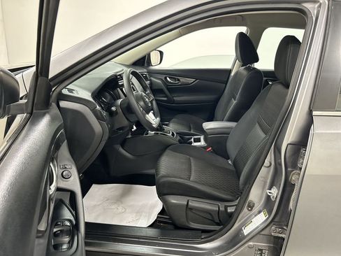 Used 2018 Nissan Rogue S AWD/4WD image 9