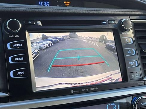 Used 2019 Toyota Highlander SE image 37