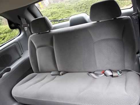 Used 2006 Chrysler Town & Country w/ Popular Equipment Group I image 16