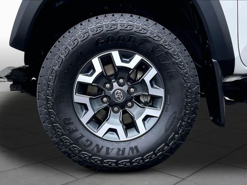 Used 2023 Toyota Tacoma TRD Off-Road AWD/4WD image 10
