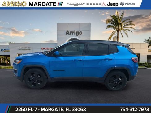 Used 2018 Jeep Compass Latitude w/ Popular Equipment Group FWD image 9