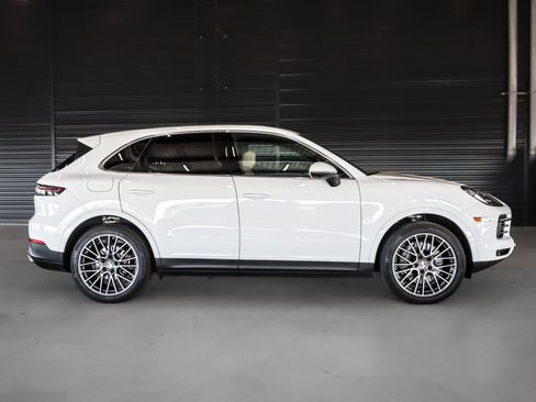 Certified 2023 Porsche Cayenne image 11