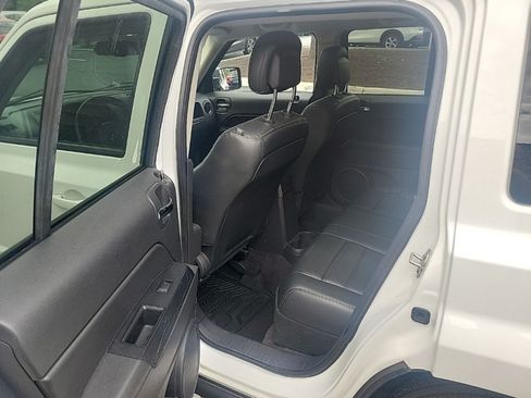 Used 2017 Jeep Patriot High Altitude AWD/4WD image 23
