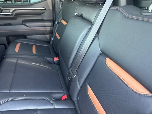 Used 2022 GMC Sierra 1500 AT4 w/ AT4 Premium Package AWD/4WD image 32