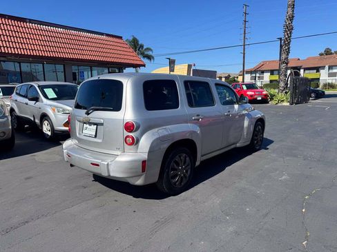 Used 2008 Chevrolet HHR LT FWD image 6