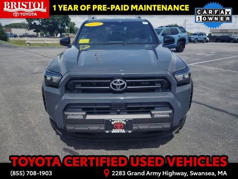 Certified 2025 Toyota 4Runner SR5 AWD/4WD image 2