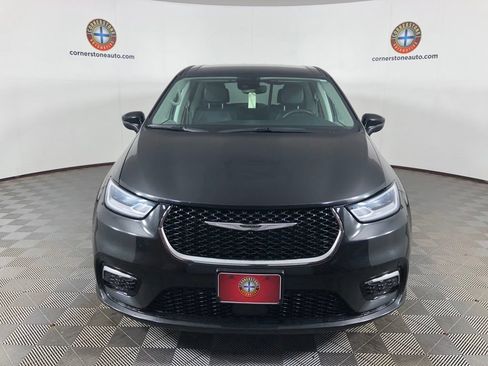 Used 2023 Chrysler Pacifica Touring-L FWD image 15