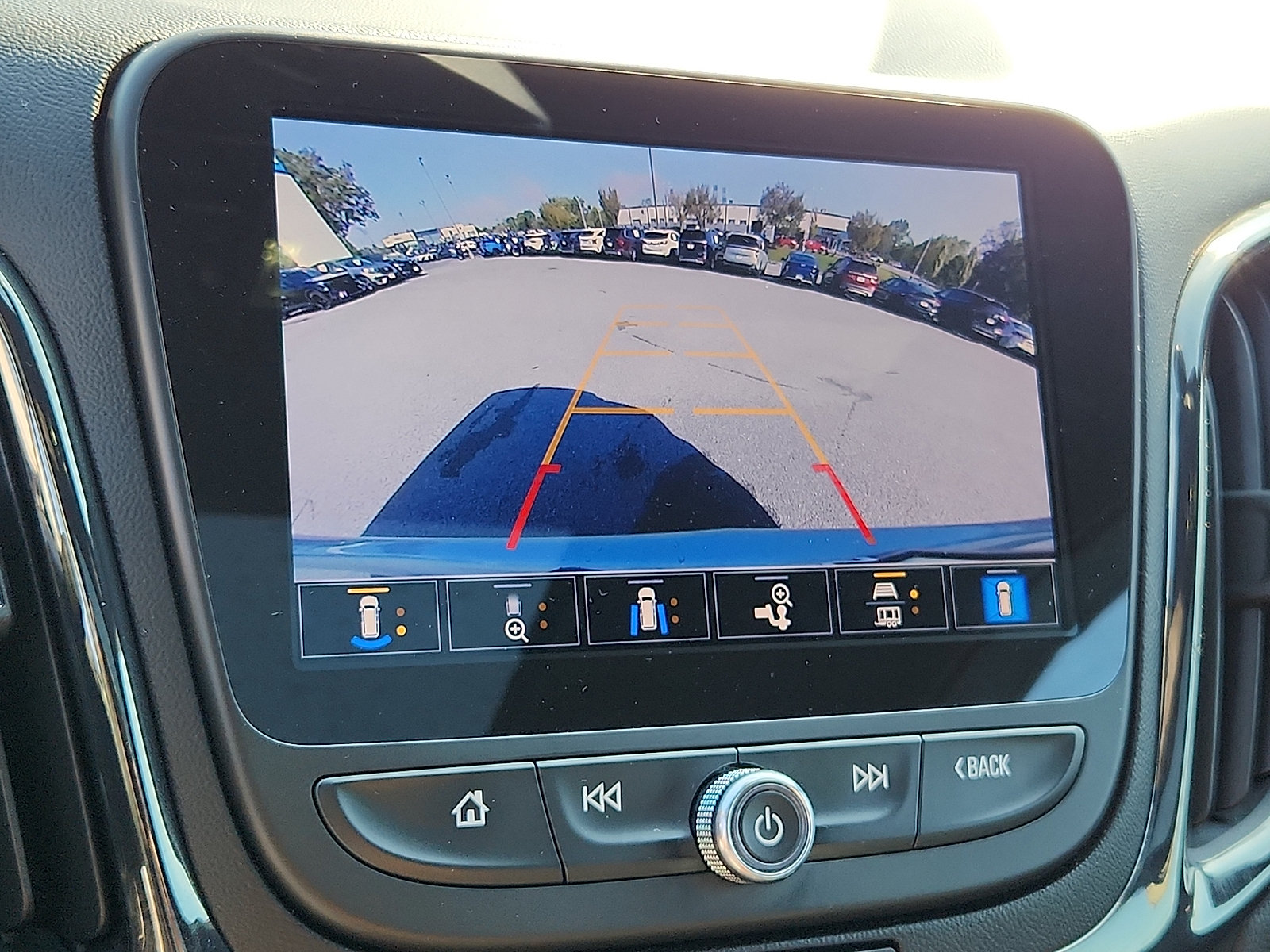 Used 2022 Chevrolet Equinox RS w/ RS Leather Package AWD/4WD image 19