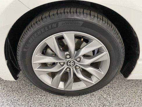 Used 2021 Toyota Avalon XLE image 24