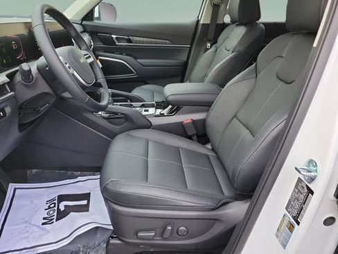 Certified 2025 Kia Telluride EX w/ EX Captain's Chair Package FWD image 36