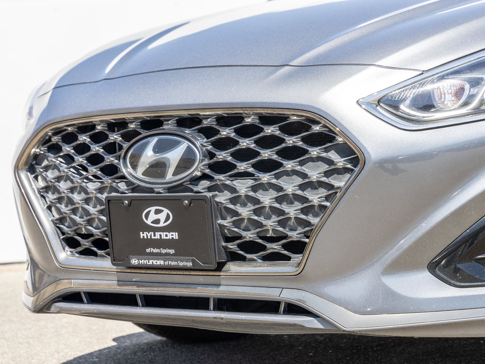 Used 2019 Hyundai Sonata Limited w/ Winter Weather Package FWD image 3