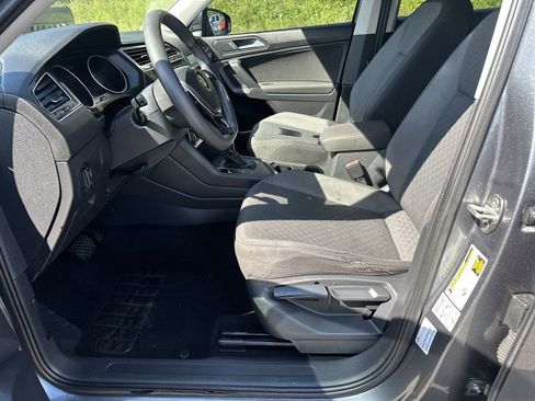 Used 2018 Volkswagen Tiguan S image 13