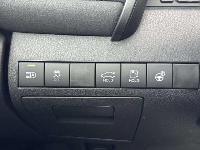 Used 2024 Toyota Camry SE w/ Cold Weather Package FWD image 26