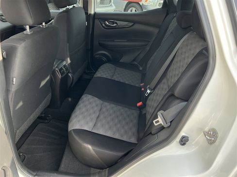 Certified 2021 Nissan Rogue Sport SV image 25