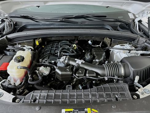 Used 2023 Jeep Grand Cherokee Limited w/ Black Appearance Package image 33