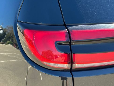 Used 2023 Chrysler Pacifica Touring-L image 47