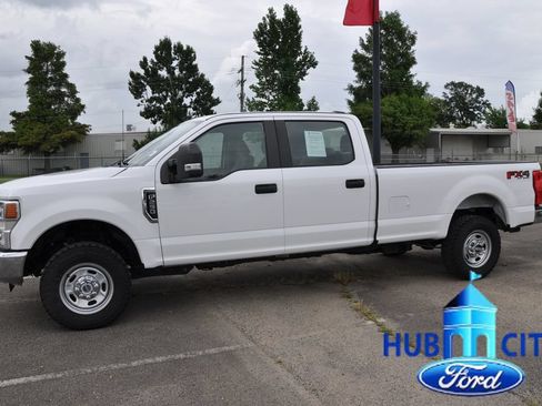 Used 2022 Ford F250 XL w/ Power Equipment Group AWD/4WD image 2