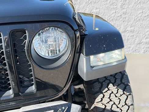 Used 2020 Jeep Gladiator Overland w/ Safety Group image 9