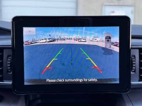 Used 2024 Ford Explorer XLT w/ Equipment Group 202A image 23