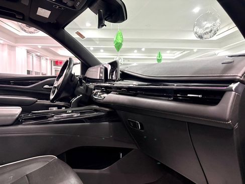 Used 2023 Cadillac Escalade ESV Sport image 17