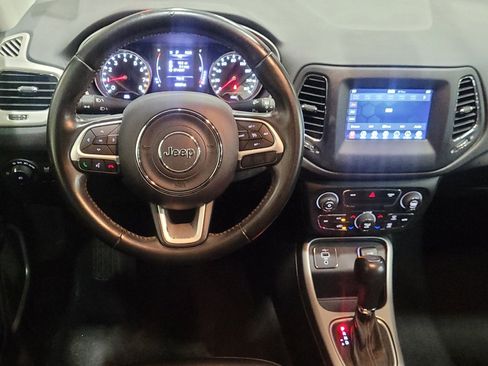Used 2020 Jeep Compass Latitude FWD image 22