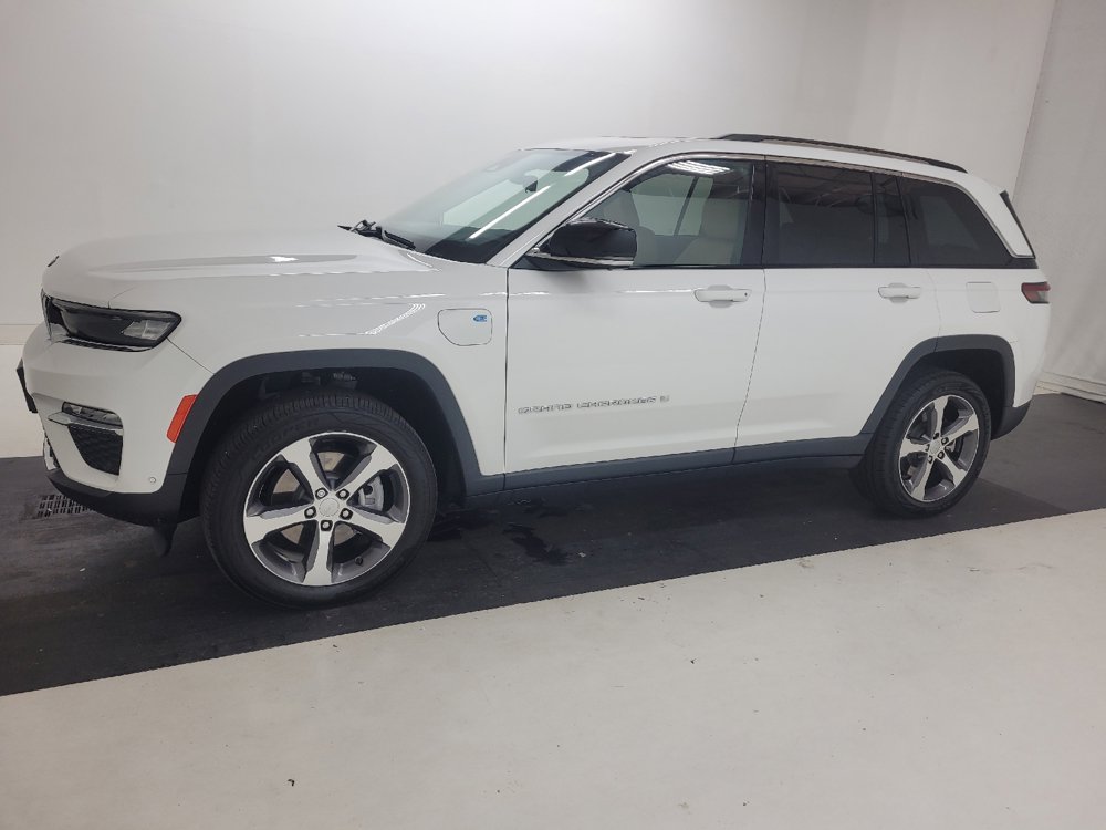 Used 2023 Jeep Grand Cherokee 4WD 4xe w/ Luxury Tech Group II image 2