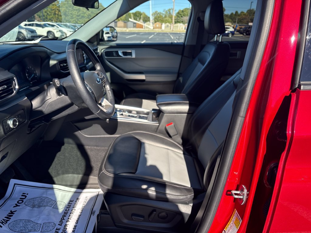 Used 2022 Ford Explorer XLT w/ Equipment Group 202A RWD image 12