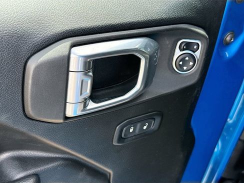 Used 2022 Jeep Wrangler Unlimited Sport AWD/4WD image 19