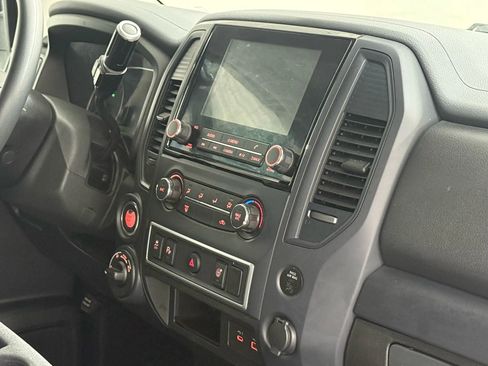 Used 2020 Nissan Titan S image 20