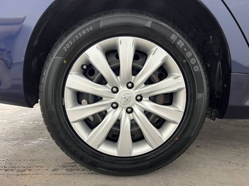 Used 2013 Toyota Corolla LE FWD image 25
