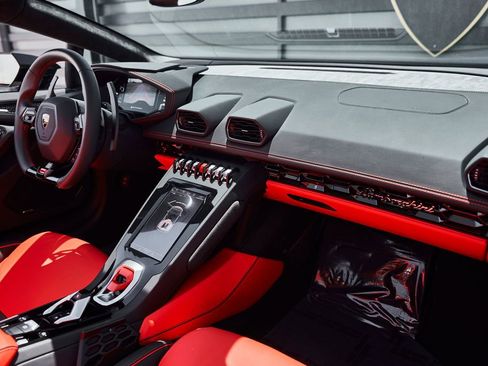Used 2024 Lamborghini Huracan EVO AWD/4WD image 37