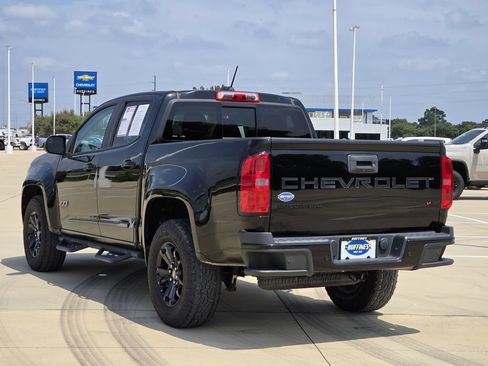 Used 2021 Chevrolet Colorado Z71 w/ Z71 Midnight Edition RWD image 5
