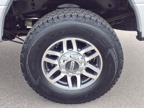 Used 2017 Ford F250 Lariat w/ Lariat Ultimate Package image 30