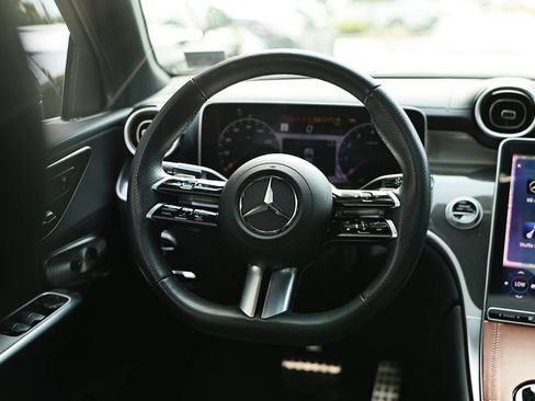Used 2024 Mercedes-Benz GLC 300 4MATIC image 27