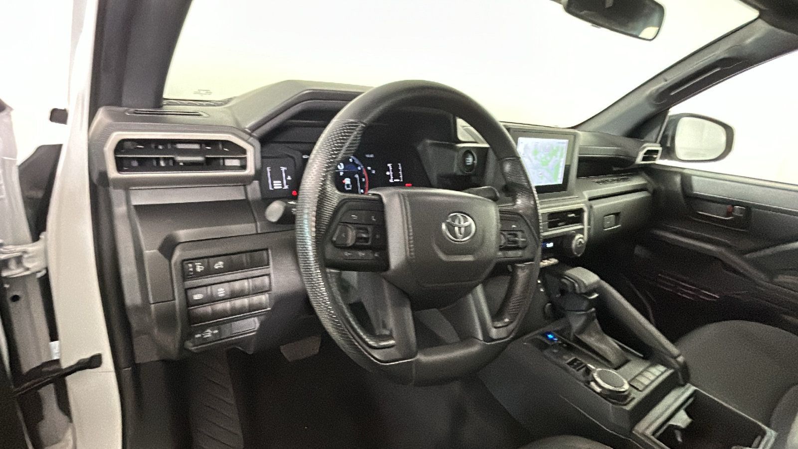 Used 2024 Toyota Tacoma SR AWD/4WD image 17