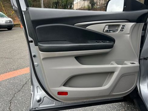 Used 2020 Honda Pilot EX-L image 10