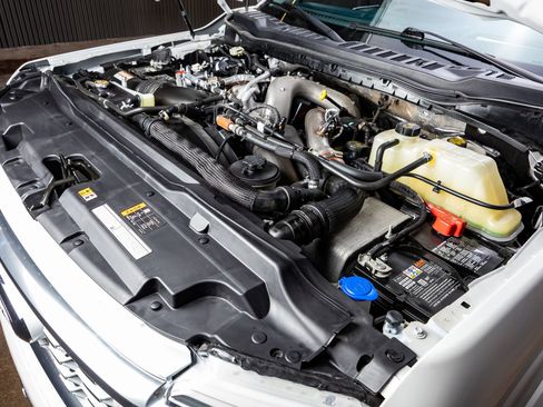 Used 2024 Ford F450 Limited w/ FX4 Off-Road Package image 40