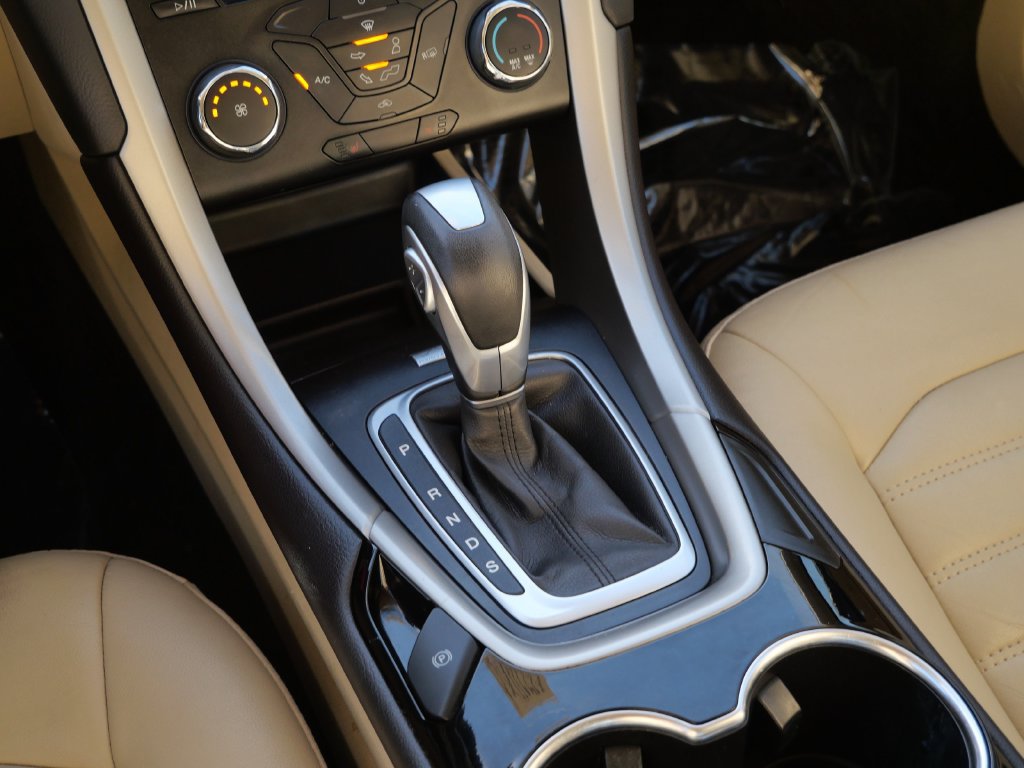 Used 2014 Ford Fusion SE w/ Equipment Group 202A FWD image 18