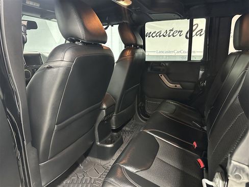 Used 2016 Jeep Wrangler Unlimited Sahara AWD/4WD image 3