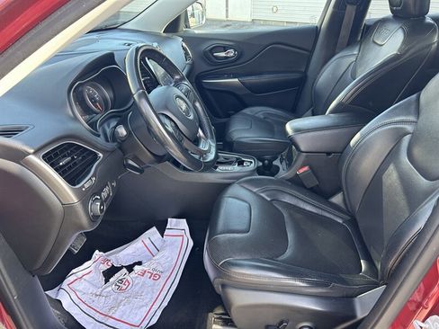 Used 2019 Jeep Cherokee Limited AWD/4WD image 16