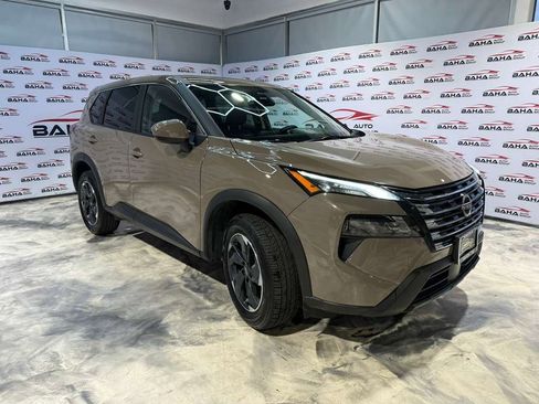 Used 2025 Nissan Rogue SV image 5